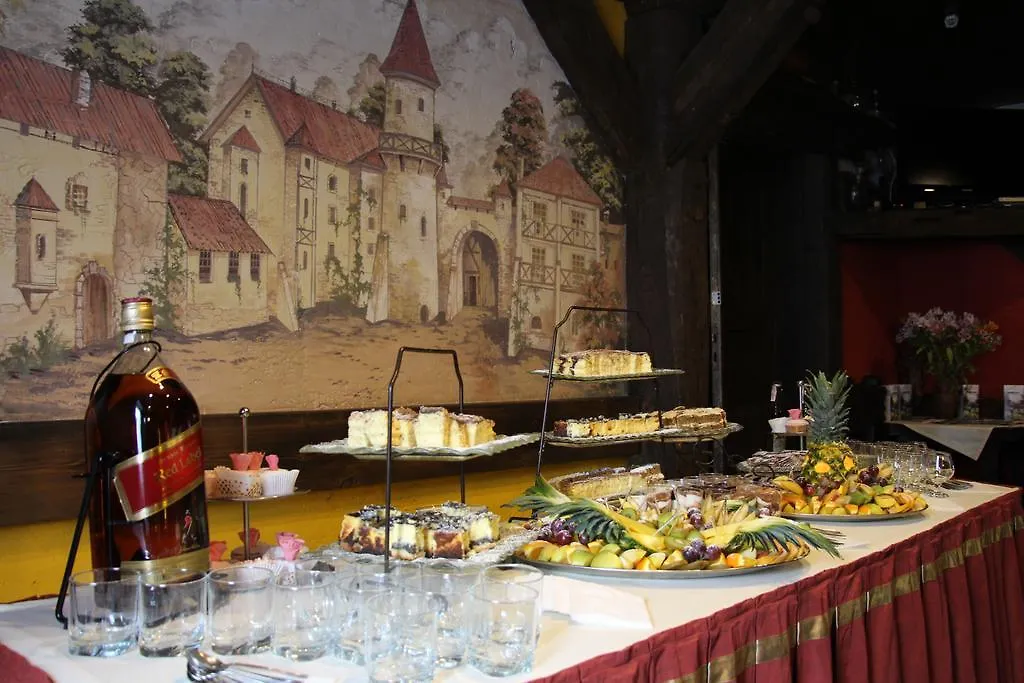 Eco Grill Hotel Restaurant Aquarius Lviv 3*,